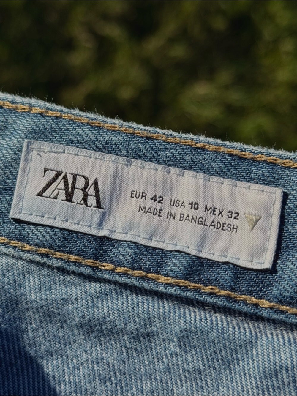 Zara RIPPED HIGH RISE TRF WIDE
LEG JEANS - Picture 4 of 5